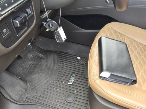 Used 2021 Cadillac Escalade Premium Luxury w/ Driver Assist Tech Package AWD/4WD image 11