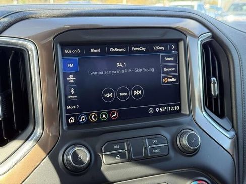 Used 2020 Chevrolet Silverado 1500 High Country w/ Technology Package image 24