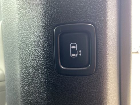 Used 2022 Kia Carnival SX image 16