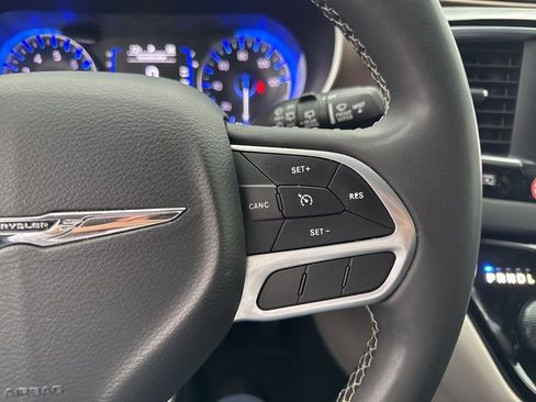 Used 2024 Chrysler Voyager LX image 19