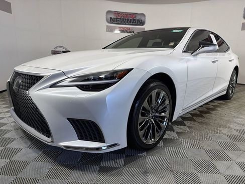 Used 2022 Lexus LS 500 w/ Interior Upgrade Package RWD image 9