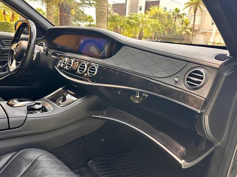 Used 2018 Mercedes-Benz Maybach S 560 4MATIC image 62