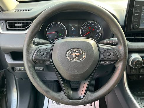 Used 2019 Toyota RAV4 XLE w/ Convenience Package FWD image 16