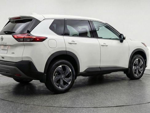 Used 2025 Nissan Rogue SV image 9