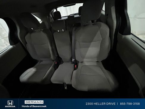 Used 2021 Toyota Sienna LE FWD image 28