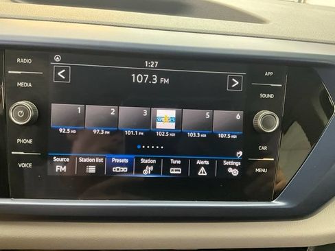 Used 2023 Volkswagen Taos SE AWD/4WD image 11