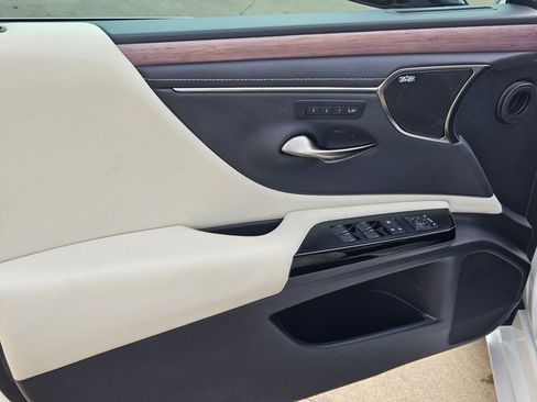 Used 2024 Lexus ES 350 w/ Accessory Package (Z1) FWD image 7