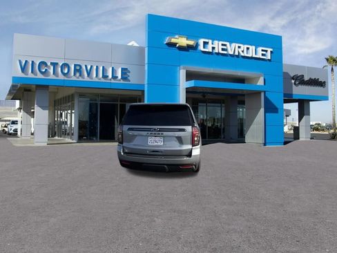 Used 2023 Chevrolet Tahoe Z71 w/ Luxury Package AWD/4WD image 7
