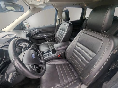 Used 2018 Ford Escape Titanium w/ Ford Safe & Smart Package AWD/4WD image 9