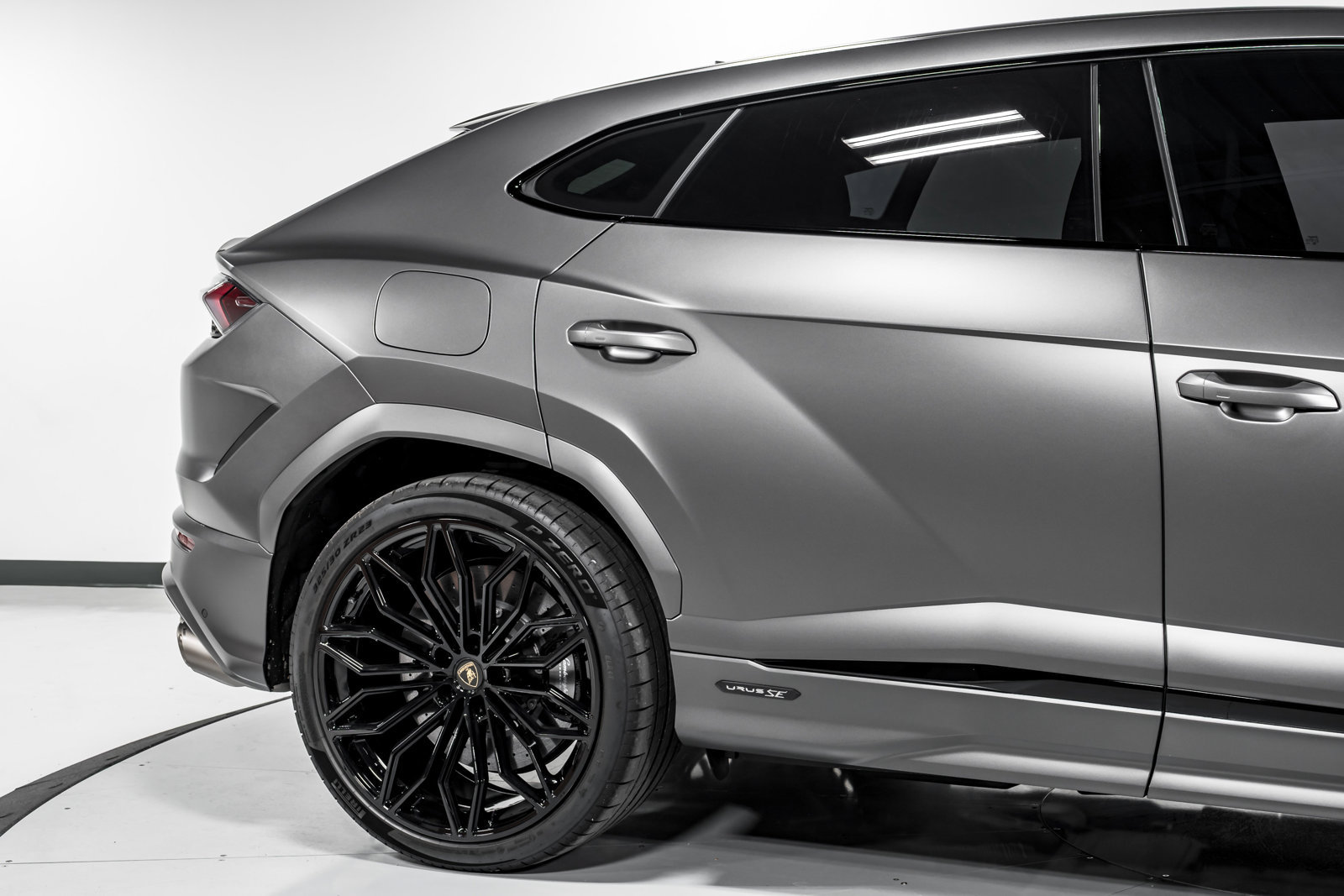 Used 2026 Lamborghini Urus SE AWD/4WD image 55