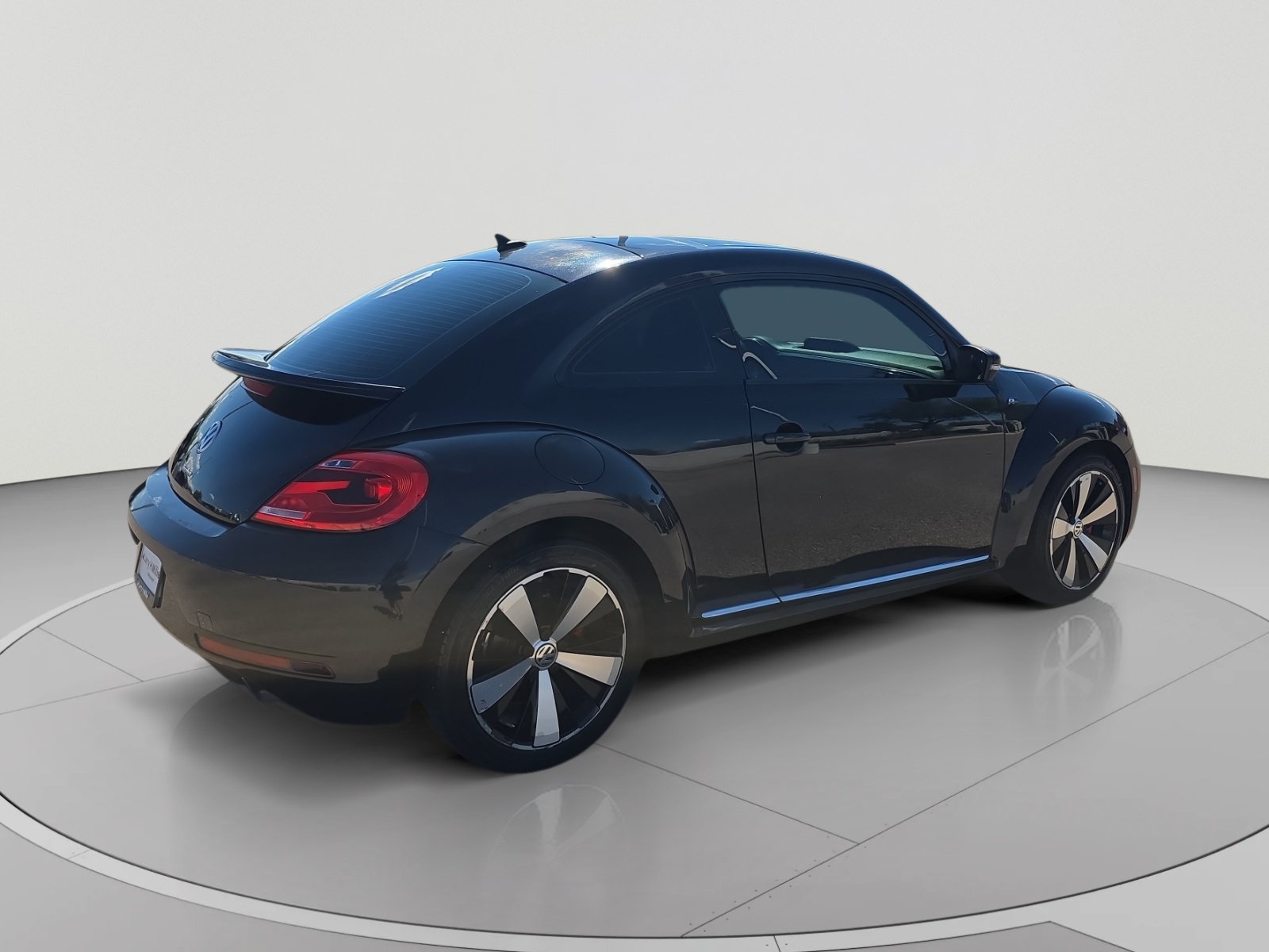 Used 2014 Volkswagen Beetle R-Line FWD image 5