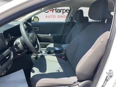 Used 2025 Kia K4 FWD image 31