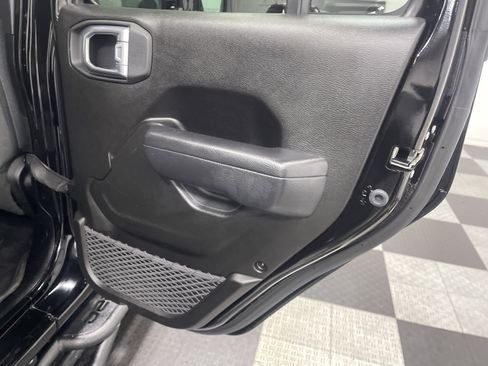 Used 2024 Jeep Gladiator Sport image 18