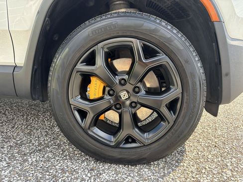 Used 2023 Rivian R1S Adventure AWD/4WD image 35