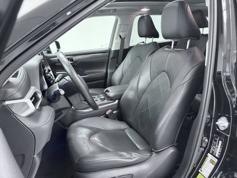 Used 2020 Toyota Highlander Platinum AWD/4WD image 14