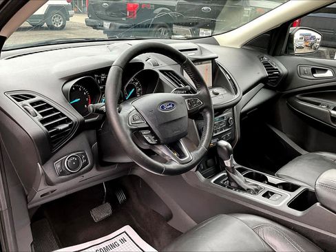 Used 2017 Ford Escape SE w/ SE Leather Comfort Package image 18