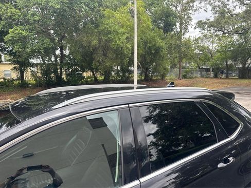 Used 2020 Ford Edge SEL image 12