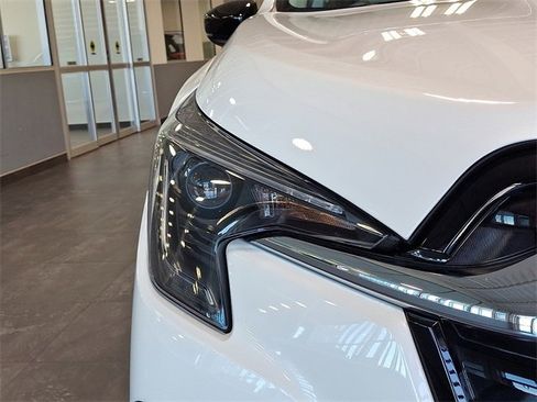 Certified 2025 Subaru Ascent Limited w/ Popular Package #2 image 8