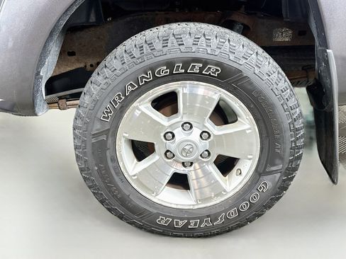 Used 2011 Toyota Tacoma PreRunner w/ TRD Sport Pkg RWD image 28