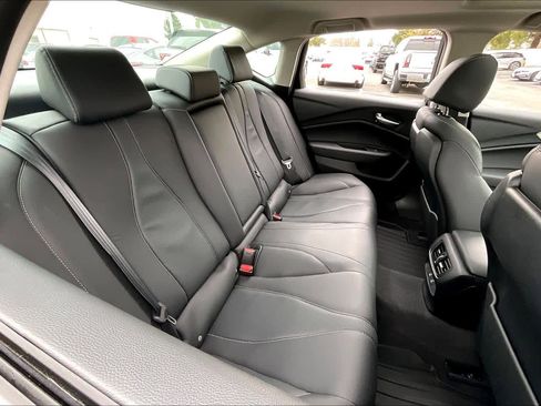 Used 2025 Acura TLX w/ Technology Package image 28