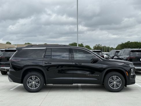 New 2026 Chevrolet Traverse LT w/ Driver Confidence Package FWD image 3