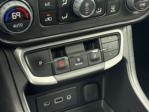 Certified 2023 GMC Terrain SLE w/ Driver Convenience Package FWD image 15