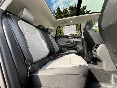 New 2026 Volkswagen Tiguan SE image 14