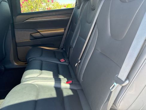 Used 2023 Tesla Model X AWD/4WD image 10