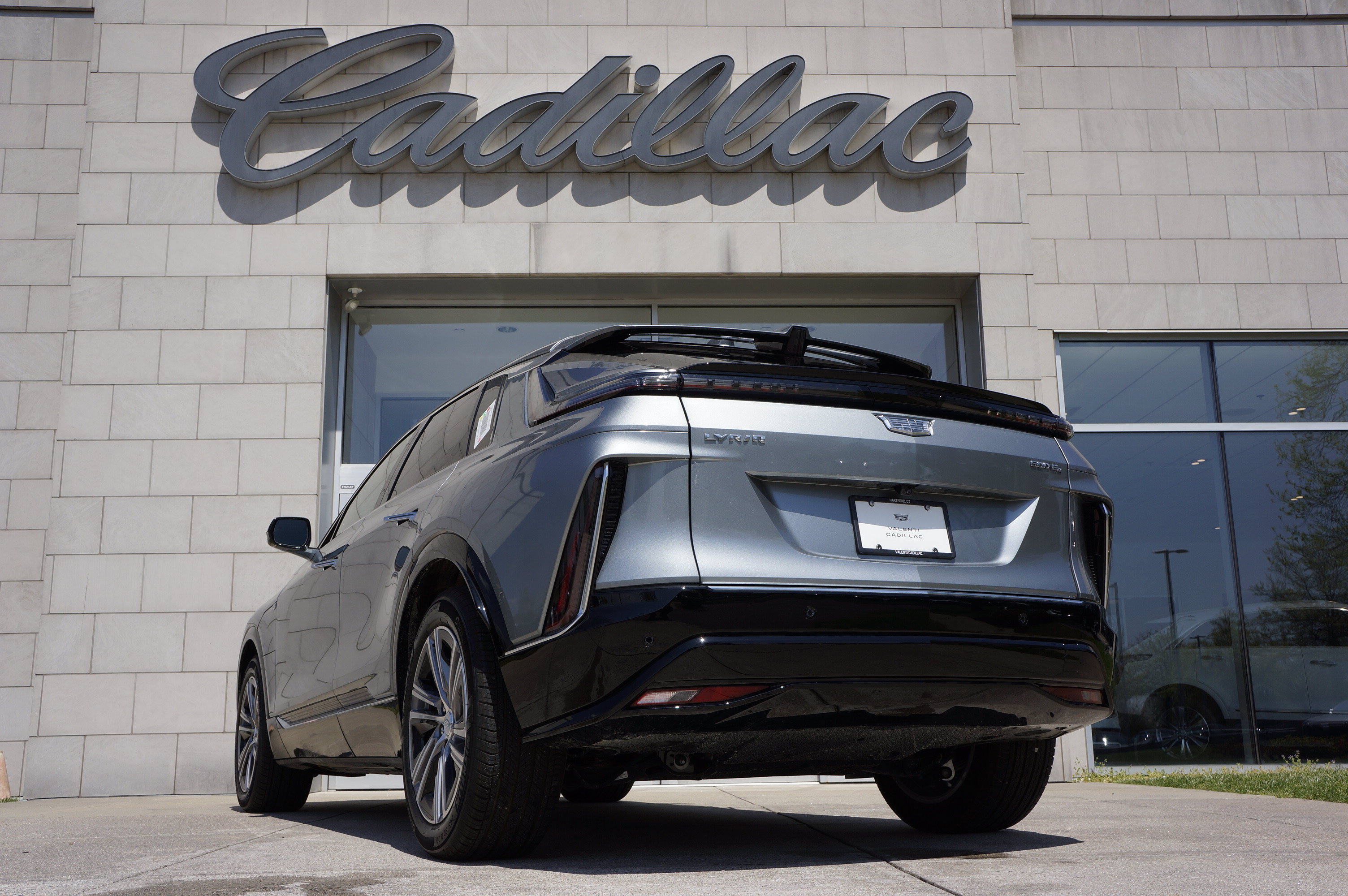 Used 2024 Cadillac Lyriq Tech RWD image 8