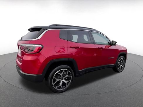 Used 2025 Jeep Compass Limited image 14