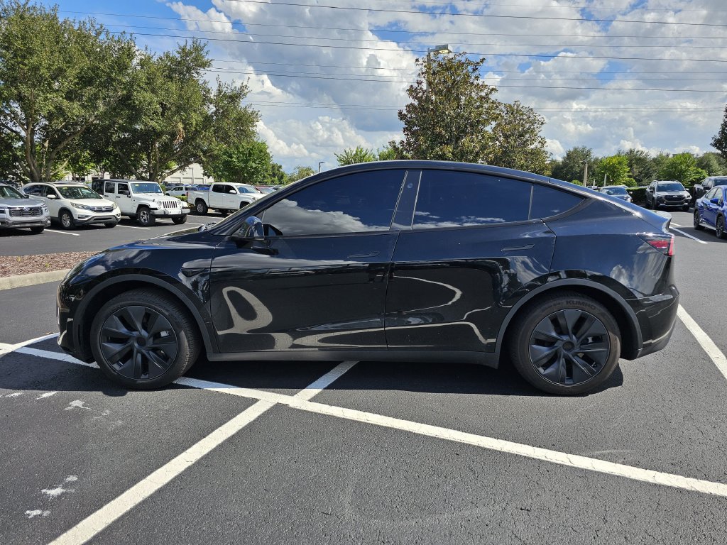 Used 2025 Tesla Model Y Long Range RWD image 5
