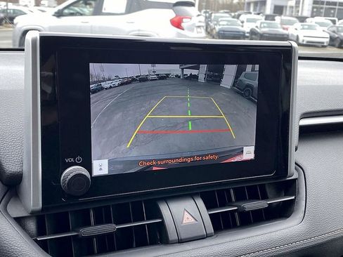 Used 2024 Toyota RAV4 XLE FWD image 29