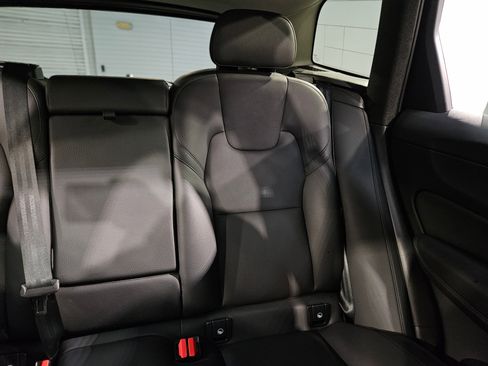 Used 2024 Volvo XC60 B5 Plus image 14