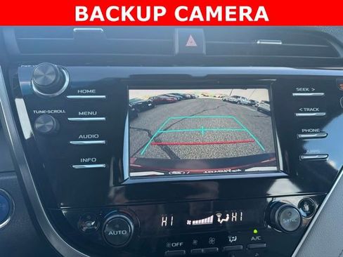 Certified 2018 Toyota Camry SE image 5