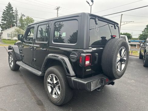 Used 2023 Jeep Wrangler Unlimited Sahara AWD/4WD image 2
