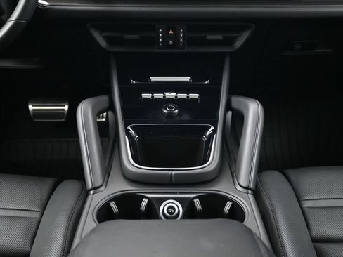 Certified 2025 Porsche Cayenne Turbo GT AWD/4WD image 10