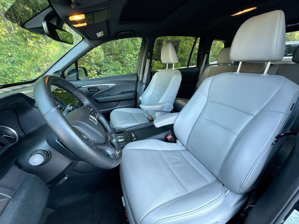 Used 2023 Honda Passport EX-L image 13