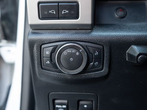 Used 2020 Ford F150 Lariat AWD/4WD image 31