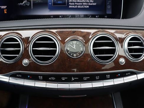 Used 2019 Mercedes-Benz S 560 Sedan image 33