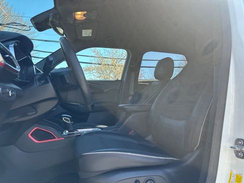 Used 2023 Chevrolet TrailBlazer RS w/ Convenience Package AWD/4WD image 3