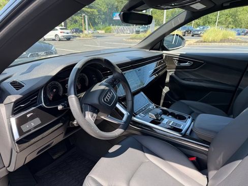 Used 2022 Audi Q8 Premium Plus w/ Premium Plus Package AWD/4WD image 5