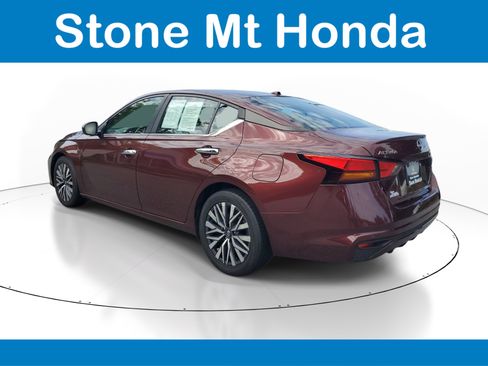 Used 2023 Nissan Altima 2.5 SV FWD image 4