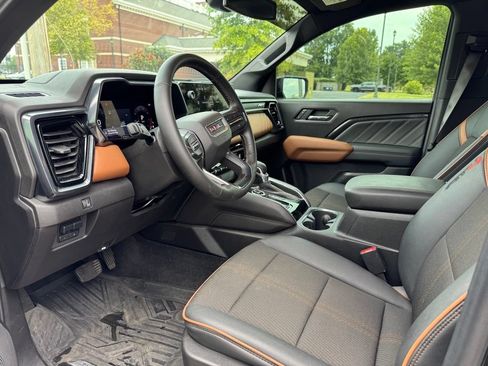 Used 2024 GMC Canyon AT4 AWD/4WD image 12