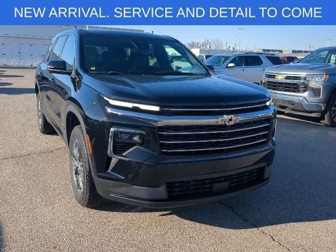 Used 2024 Chevrolet Traverse LT w/ Enhanced Driving Package image 10