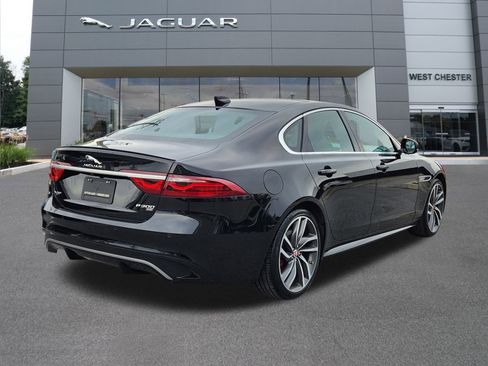 Used 2022 Jaguar XF R-Dynamic SE image 4