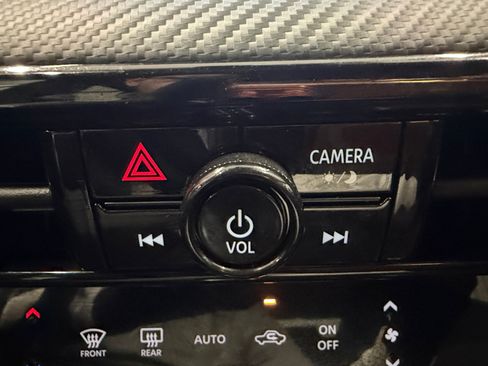 Used 2026 Nissan Kicks SR FWD image 37