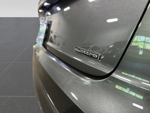 Used 2019 Audi Q8 Premium Plus w/ Premium Plus AWD/4WD image 41
