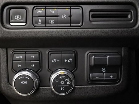 Used 2023 GMC Yukon SLT w/ SLT Luxury Package AWD/4WD image 37
