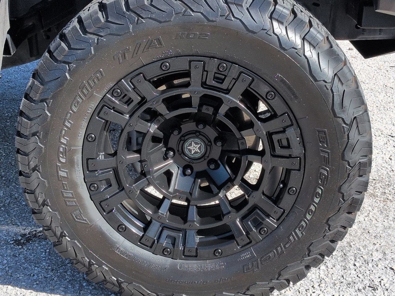 Used 2023 Ford F150 Lariat w/ Equipment Group 502A High AWD/4WD image 11