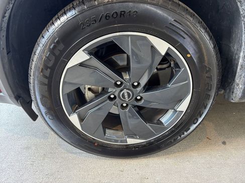 Used 2025 Nissan Rogue SV AWD/4WD image 31